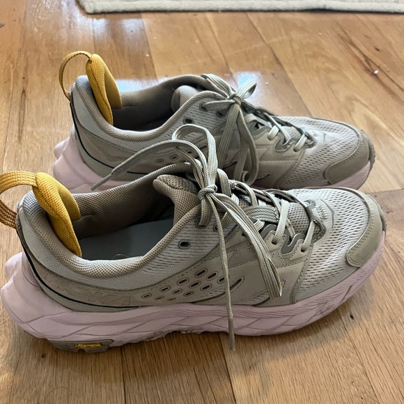 Hoka Shoes - Hokas size 9 - Anacapa Breeze Low